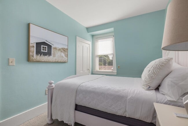 Building Photo - 39 Cable Rd