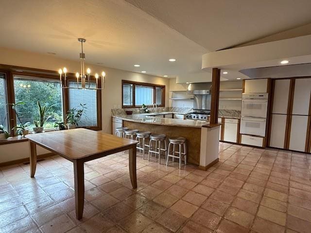 Building Photo - 240 W Floresta Way