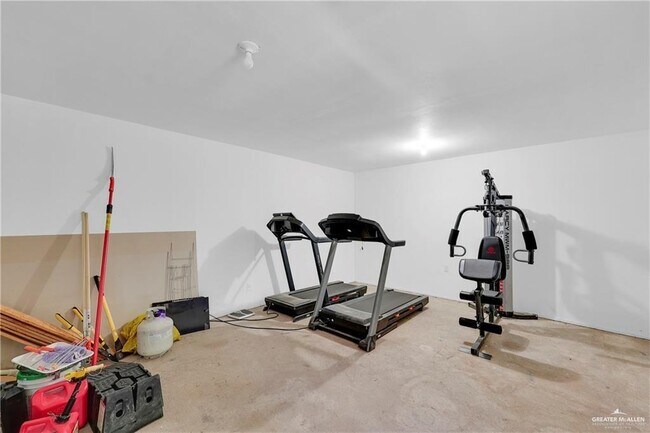 Building Photo - 503 Shea Dr