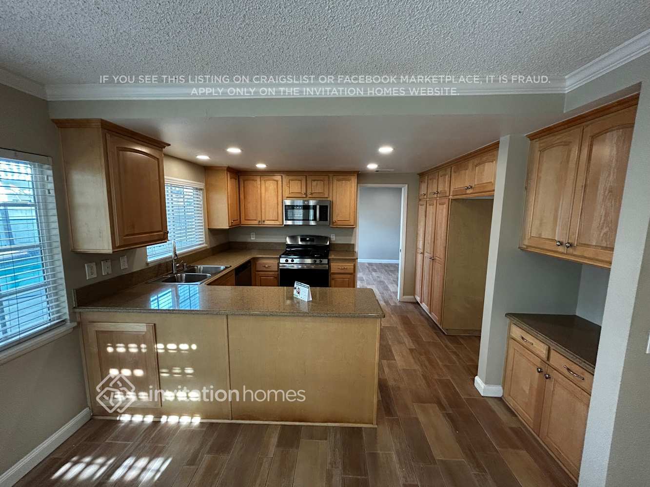 Building Photo - 11341 Rancho La Brea Dr