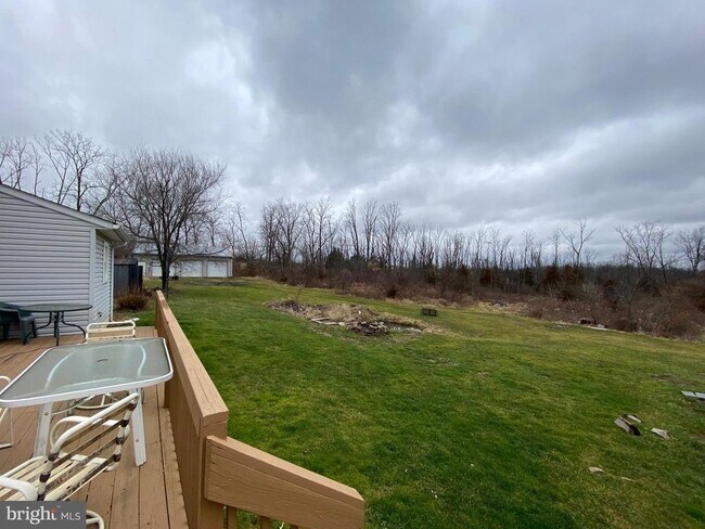 Building Photo - 2063 Hill Rd