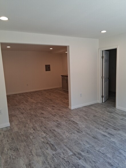 Building Photo - 1677 Sunnydale Ave