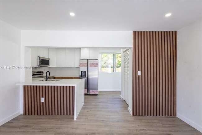 Building Photo - 6371 Scott St