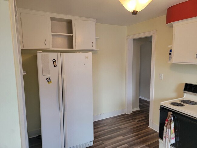 Building Photo - Great 3-Bedroom Home IN The Garland District