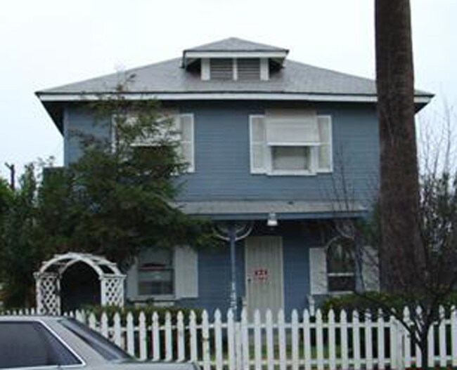 Building Photo - 145 N G St