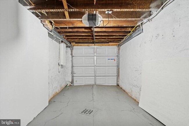 Building Photo - 417 E Upsal St