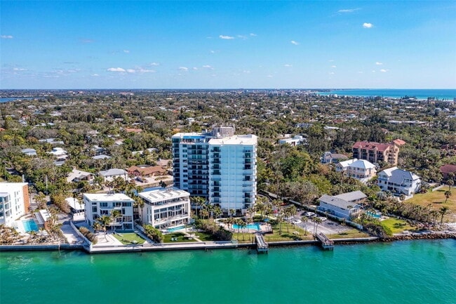 Building Photo - TURNKEY FURNISHED WATERFRONT RENTAL – Live the Island Life on Siesta Key