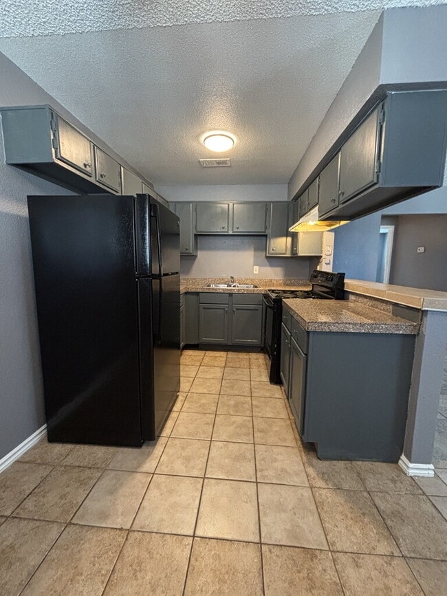 Building Photo - Charming 2-bedroom, 1-bath upstairs unit located in the Huntridge/Downtown Las Vegas area!