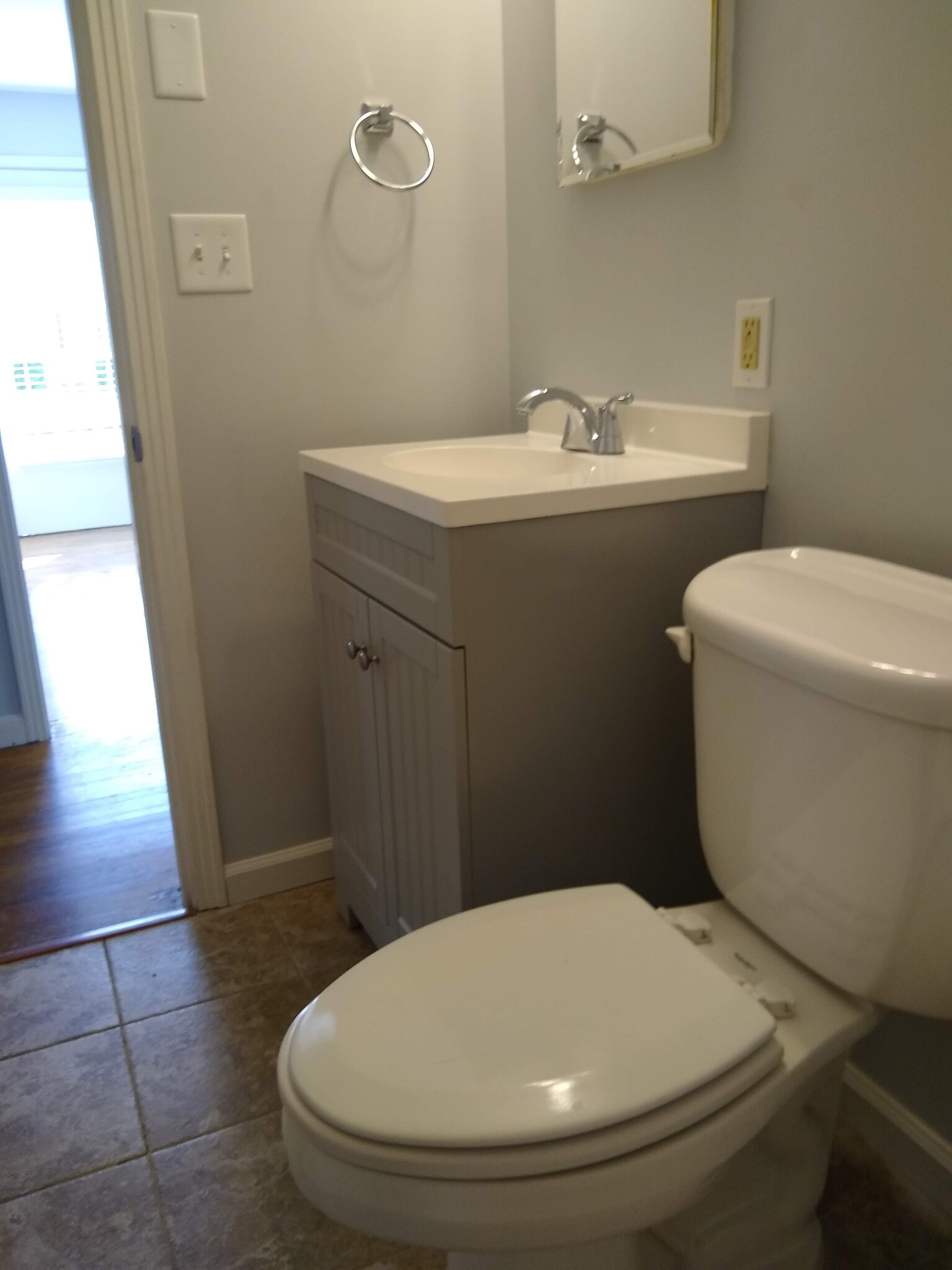 Bathroom - 1411 Daniel St