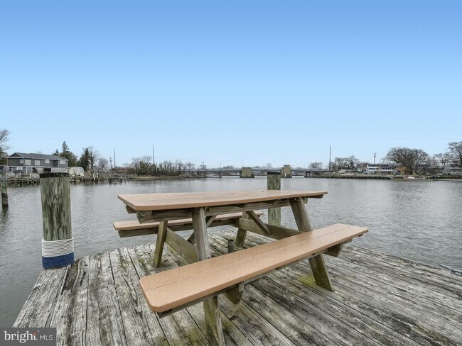 Building Photo - 107 Bayside Dr