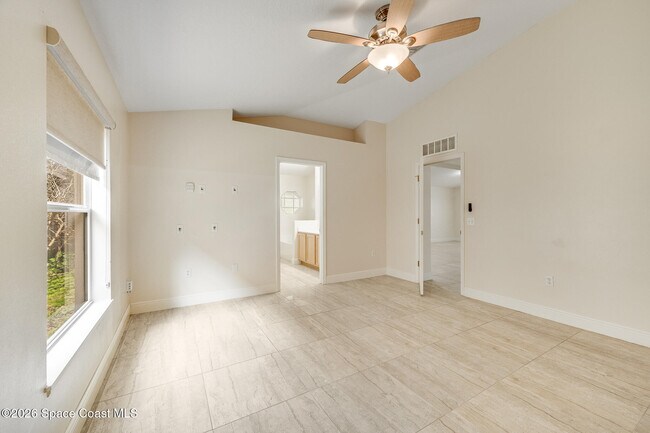 Building Photo - 537 Mason Dr