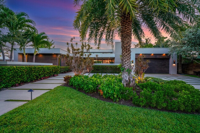 Building Photo - 4011 Bayview Dr