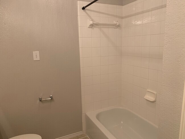 Building Photo - 2031 Trail Gln