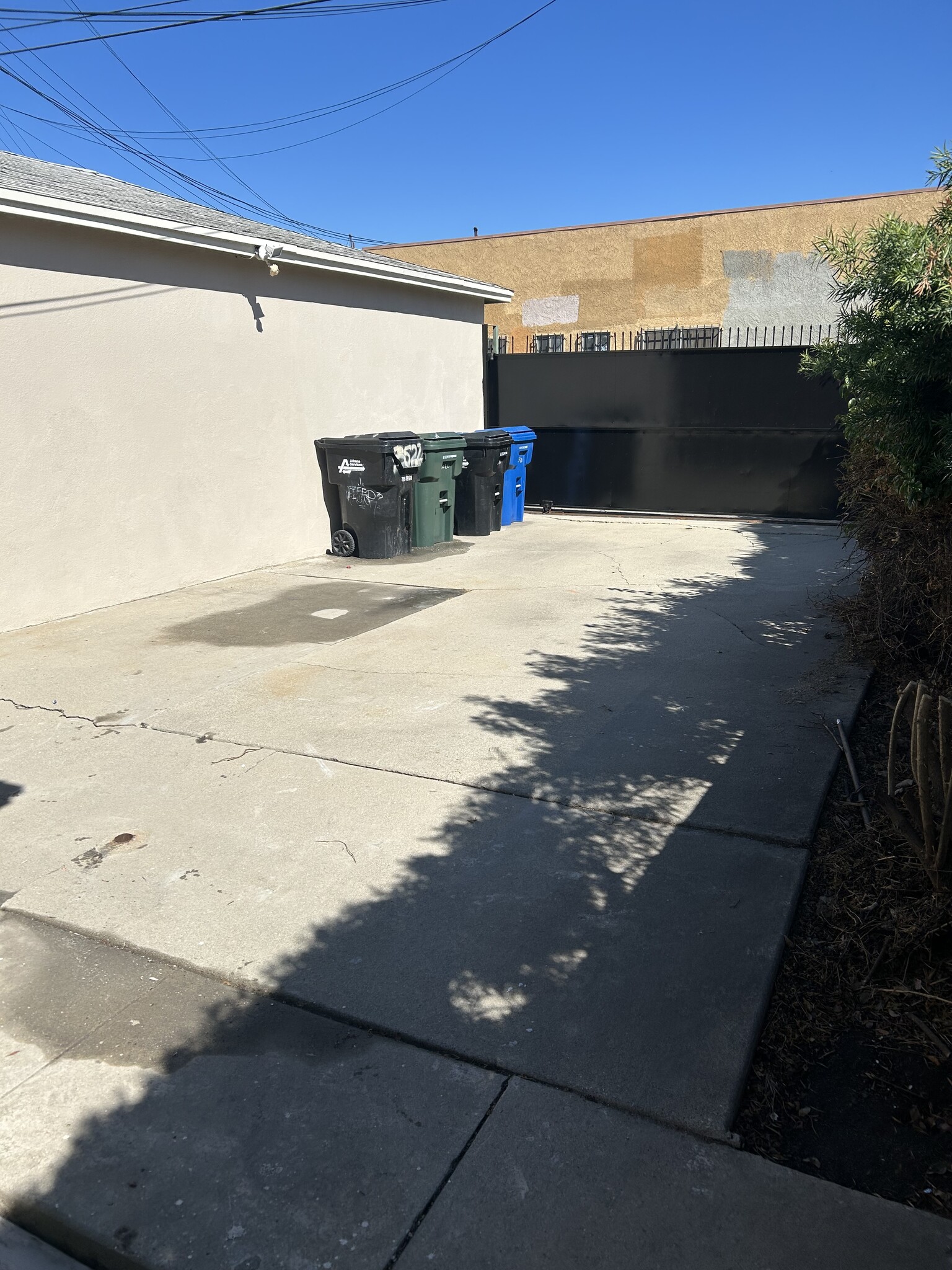 Building Photo - 3520 W Via Corona