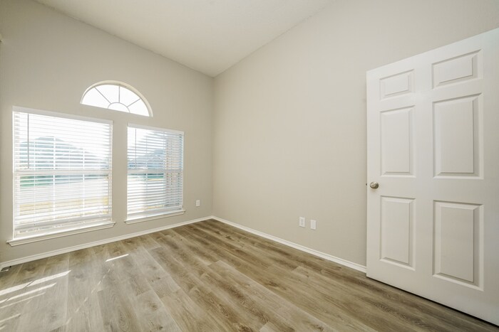 Building Photo - 1724 Green Terrace Dr