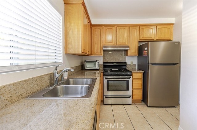 Building Photo - 2061 E Aroma Dr