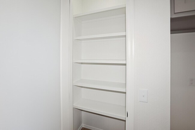 Building Photo - 10424 Tierra Santa Dr