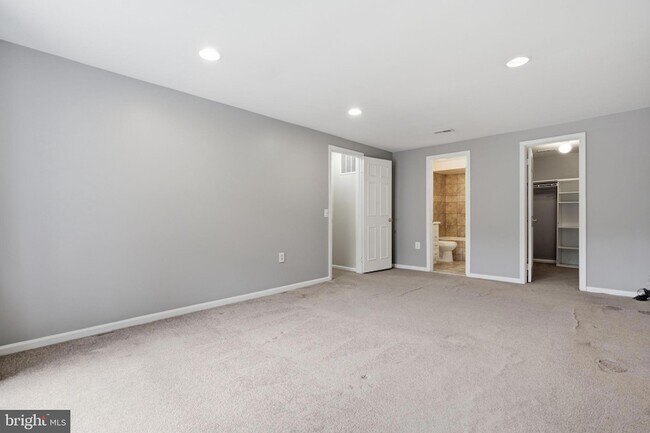 Building Photo - 10205 Balsamwood Dr