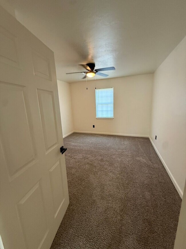 Building Photo - 4200 NW 15th St