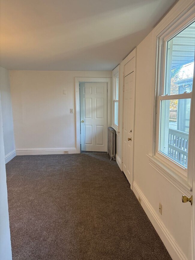 Building Photo - Spacious 4 Bedroom, 1.5 Bath House With Yard-York City SD