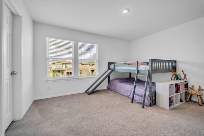 Building Photo - 7306 Madison Cmns Ln