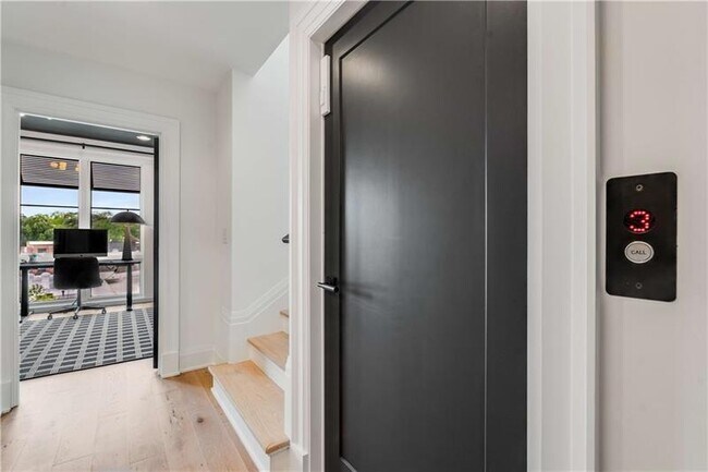 Building Photo - 661 Auburn Ave NE