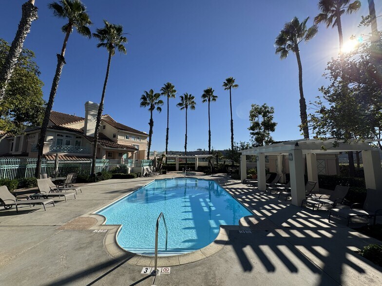 Building Photo - 12646 Springbrook Dr