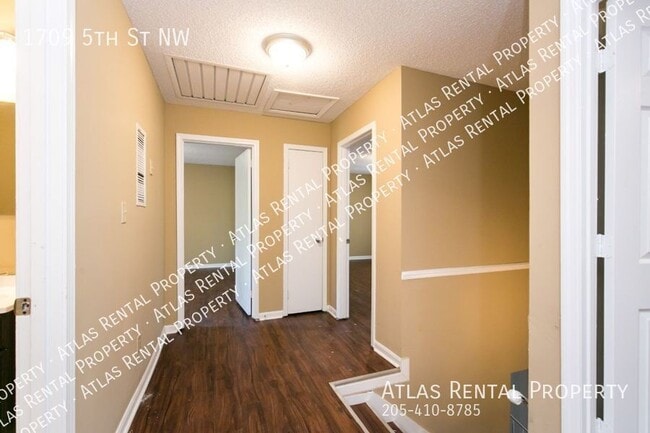 Building Photo - 1709 5th St NW