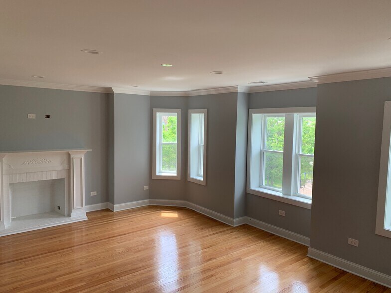 Building Photo - 739 Brummel St