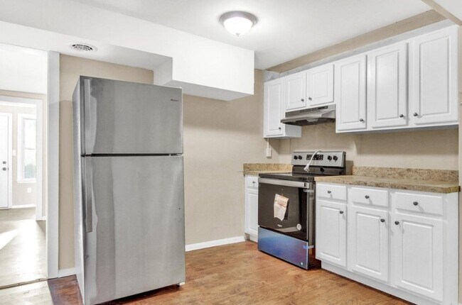 Building Photo - Charming 2 Bedroom, 1 Bath Home in Steelto...