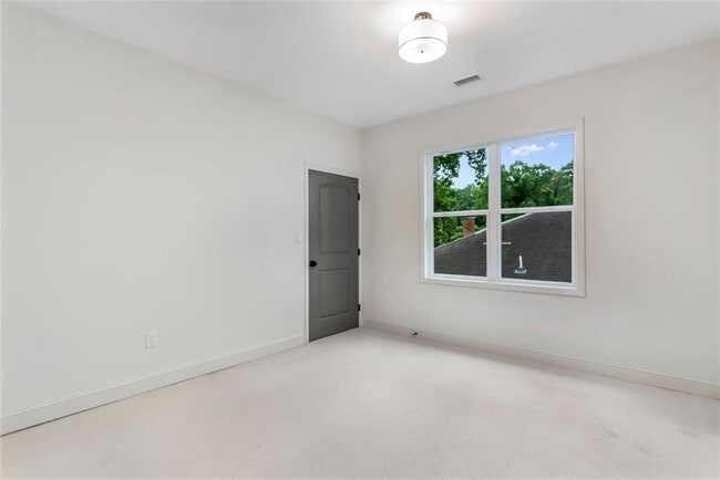Building Photo - 830 Gaston St SW