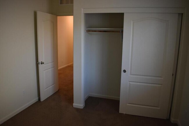 Building Photo - 4208 Candle Ct