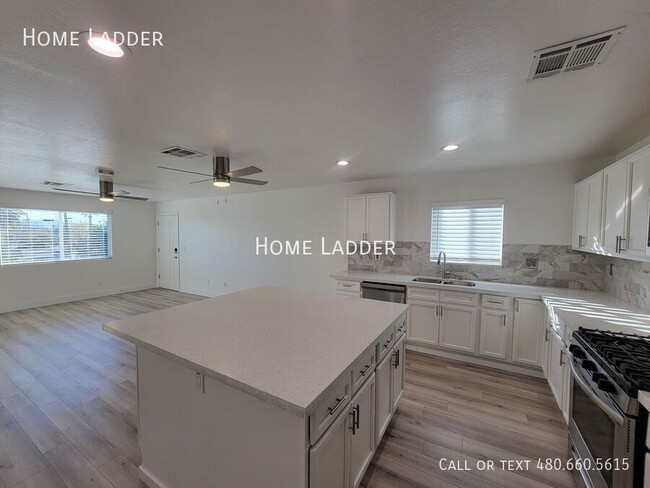 Building Photo - 2301 N 27th St