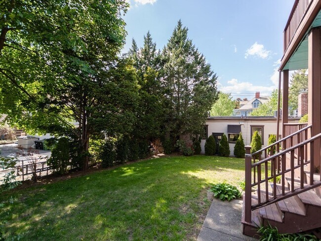 Building Photo - 40 Marshall St