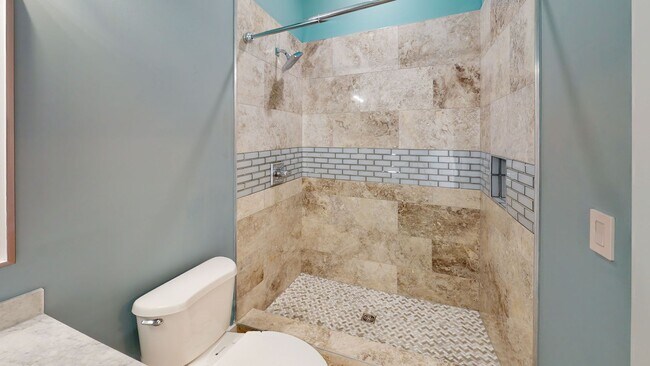 Building Photo - $1545 per Bedroom |6BR in Fort Sanders | W...
