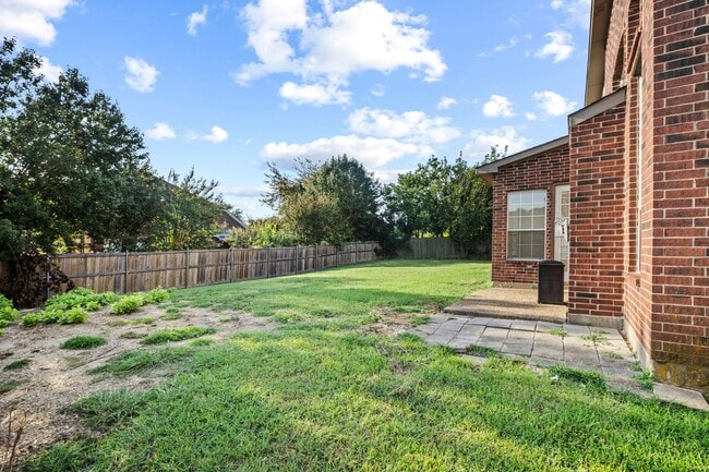 Building Photo - Stunning 4-Bedroom Rental Home with office...