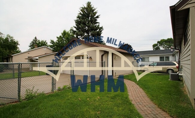 Building Photo - 3847 N 93rd St