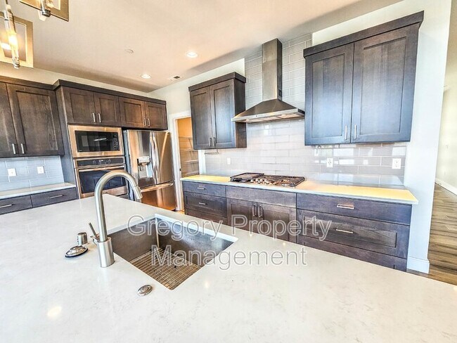 Building Photo - 619 202nd Pl SW