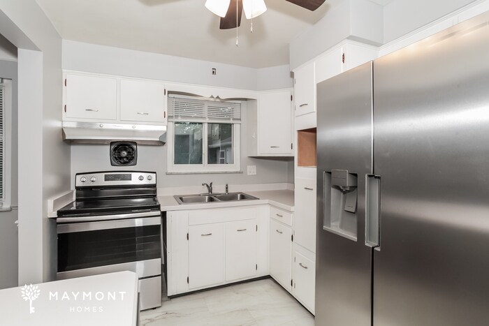 Building Photo - 3989 Tramore Dr
