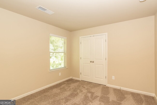 Building Photo - 258 Stillwood Dr