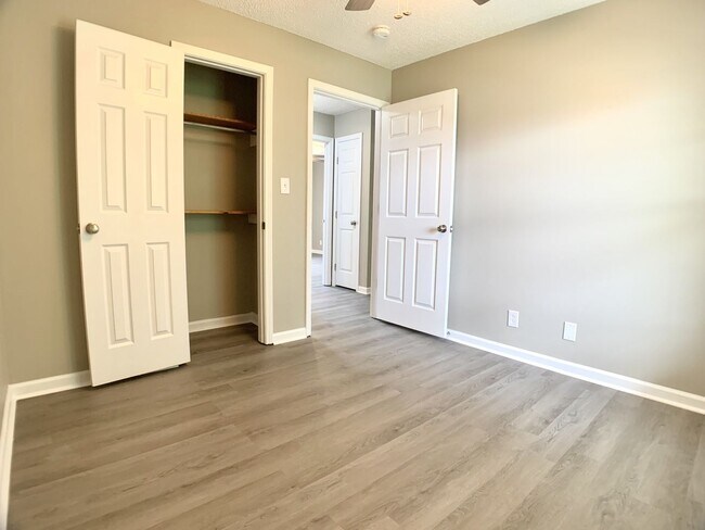 Building Photo - 1125 Lamont Ct