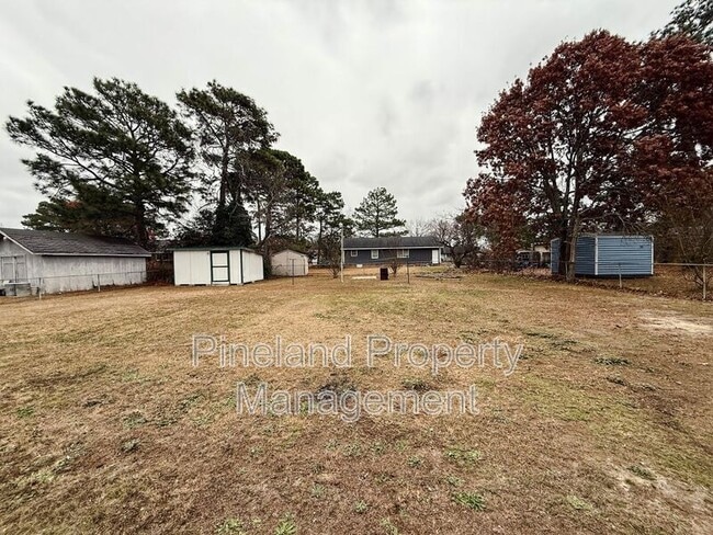 Building Photo - 2821 E Cramer Dr