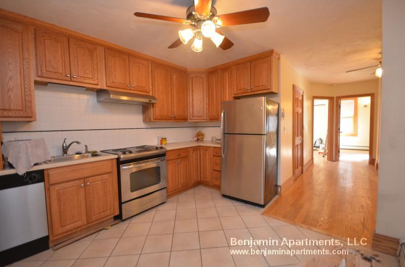 Building Photo - 5 Phillips St