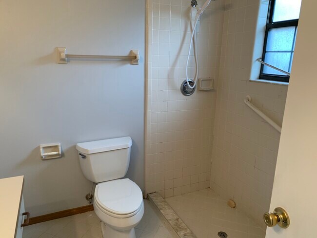 Building Photo - 33 Fernwood Lane