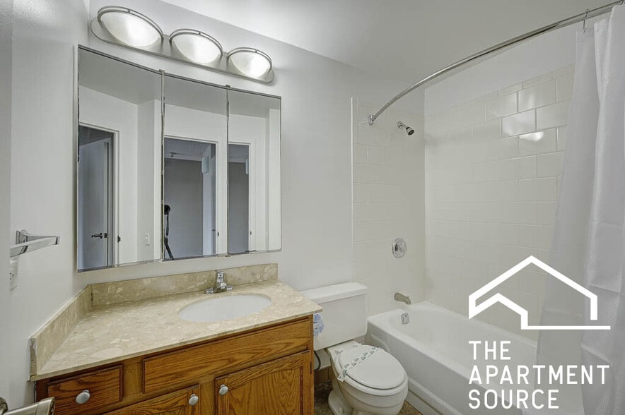 Building Photo - 120 W Chestnut St