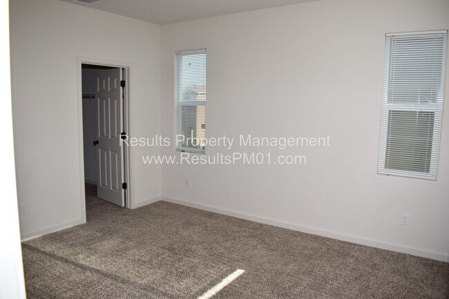 Building Photo - Stunning 4 Bedroom Home in Winding Meadow Village