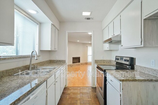 Building Photo - 4908 Byers Ave