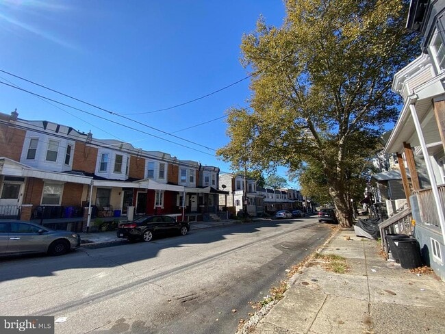 Building Photo - 5017 Parrish St