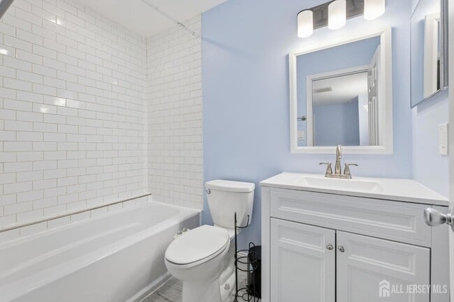 Building Photo - 1609 Mulberry Ct