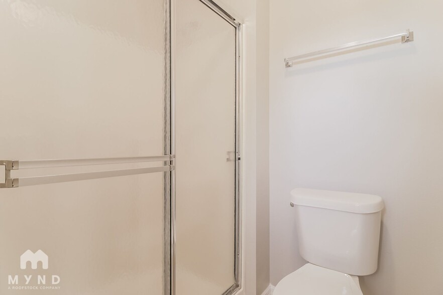 Building Photo - 16926 Corner Bay Ct